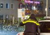 Man neergestoken bij hotel in Sloterdijk, politie zoekt vrouw die getuige was