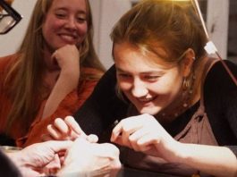 Oude spullen repareren in West in de Week van de Circulaire Economie