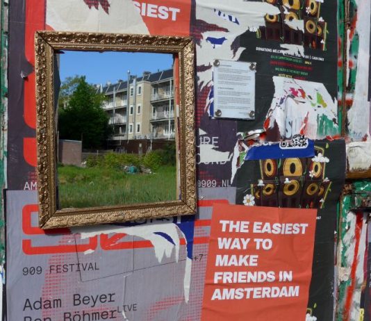 Kunstwerk toont de incompetentie rond het ‘Gat van de Kinkerbuurt’