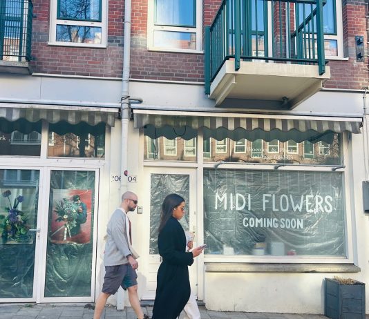 J.P. Heijestraat krijgt spectaculaire bloemenzaak: Midi Flowers