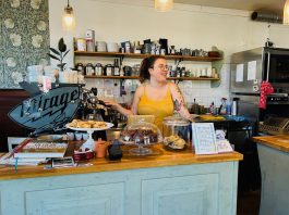 Vegan pionier Koffie ende Koeck breidt uit in Bos en Lommer
