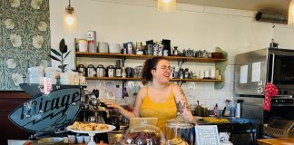 Vegan pionier Koffie ende Koeck breidt uit in Bos en Lommer