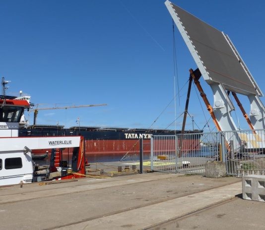 Enorm brugdeel bestemd voor A10 vaart komende nachten door West