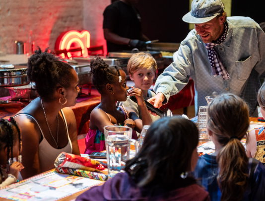 Vier Keti Koti bij Theater De Krakeling én ontdek het Suriname Museum met een voordelig combiticket