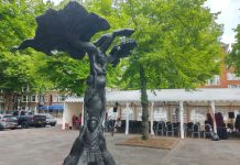 Afsluiting Dag van Besef met herdenking op Surinameplein