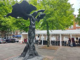 Afsluiting Dag van Besef met herdenking op Surinameplein