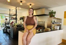 ‘Stoere stuiterbal’ opent vegan brunchtent in Bos en Lommer