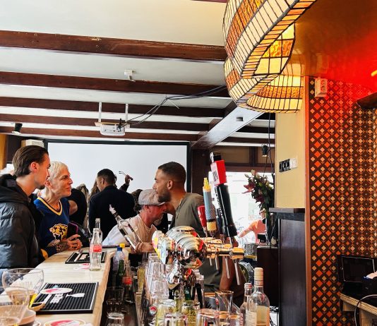 Café de Leven in De Baarsjes is cool, maar hartstikke lief