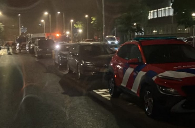 Explosie en brand bij flat in Osdorp: zeker zeven gewonden, flat ontruimd