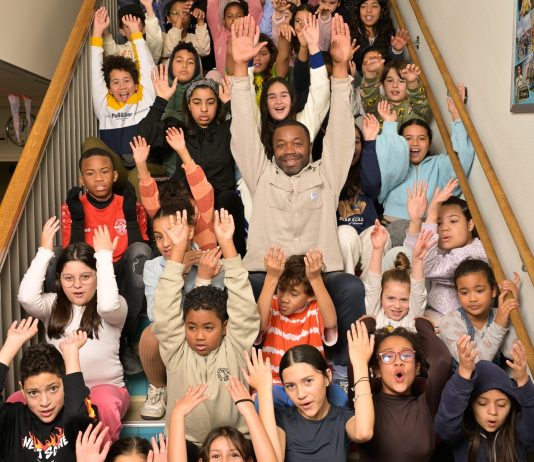 Een dagje uit voor 150 Braziliaanse Amsterdammers en 50 ouders