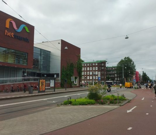 Na bijna 48 jaar weer een onderwaterconcert in het Marnixbad
