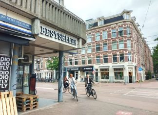 Boekhandel Bestseller op de Kinkerstraat na plofkraak opnieuw open