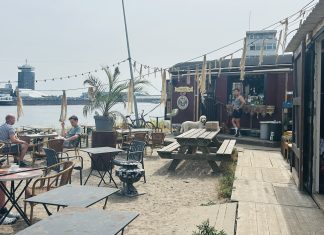 Vakantie in en om Zeeheldenbuurt: tapas, bubbels en strand