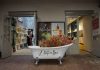 Zeepmaker in De Hallen geeft blok zeep bij inlevering van lege plastic shampoofles