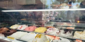 In tropische, Thaise sferen met mango sticky rice (ice)