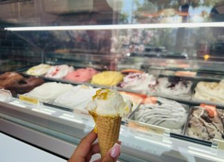 In tropische, Thaise sferen met mango sticky rice (ice)