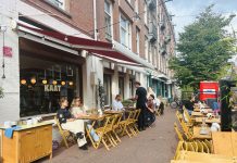 Vriendenclub opent café met Limburgs bier en vlaai