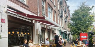 Vriendenclub opent café met Limburgs bier en vlaai