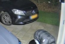 Politie deelt beelden van man die explosief achterliet bij woning in Nieuw-West